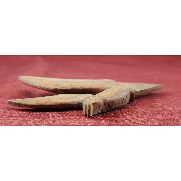 Vintage Unsigned Hand Carved, Hand Painted Wood Bird In Flight Pin/Brooch - Picture 5 of 10